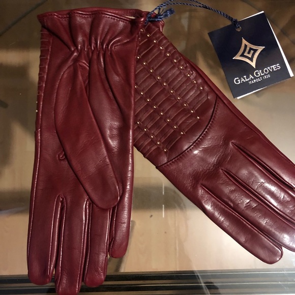 Gloves - Picture 2 of 2